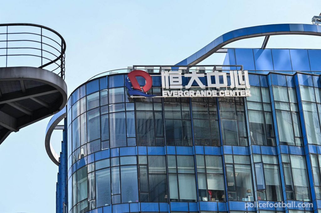 Evergrande เตรียมขายหุ้น 1.5 พันล้านดอลลาร์ในธนาคารจีน ก่อนกำหนดจ่ายดอกเบี้ยอีกครั้งเอเวอร์แกรนด์ ผู้พัฒนาชาวจีนประกาศว่าจะขายหุ้น 1.5 