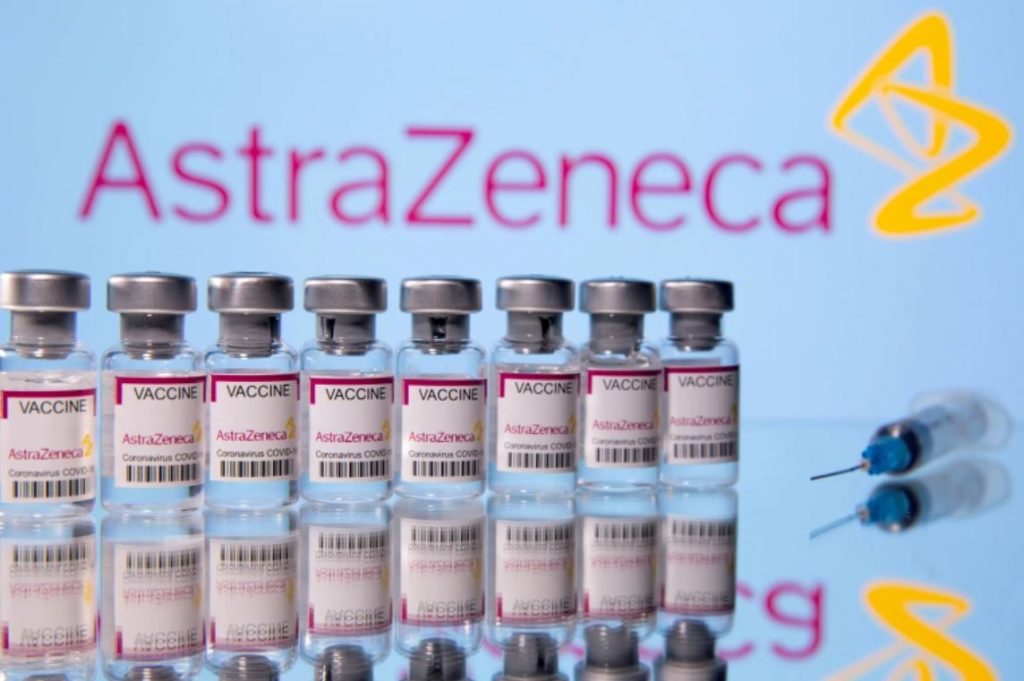 Study suggests AstraZeneca ใช้ได้กับOmicron แอสตร้าเซเนกากล่าวว่าวัคซีนโควิด-19 โดสครั้งที่สามอย่างมีนัยสำคัญ เพิ่มระดับแอนติบอดีต่อไวรัส