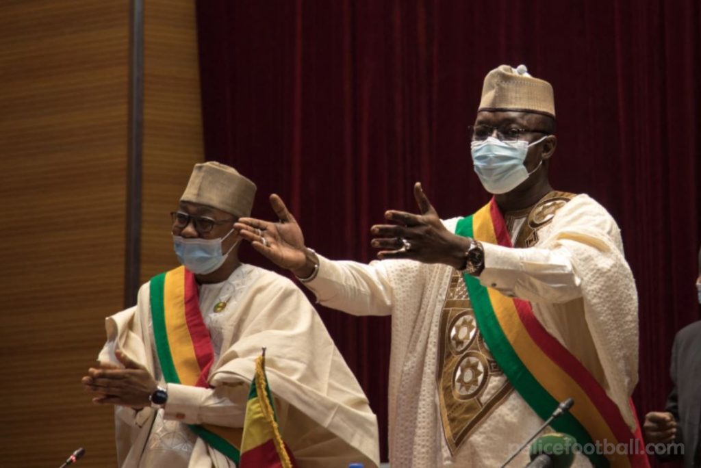 Mali parliament อนุมัติแผนเปลี่ยนผ่านประชาธิปไตย 5 ปี ส.ส.ของมาลีอนุมัติแผนอนุญาตให้รัฐบาลทหารปกครองสูงสุด 5 ปี นักข่าวเอเอฟพี 