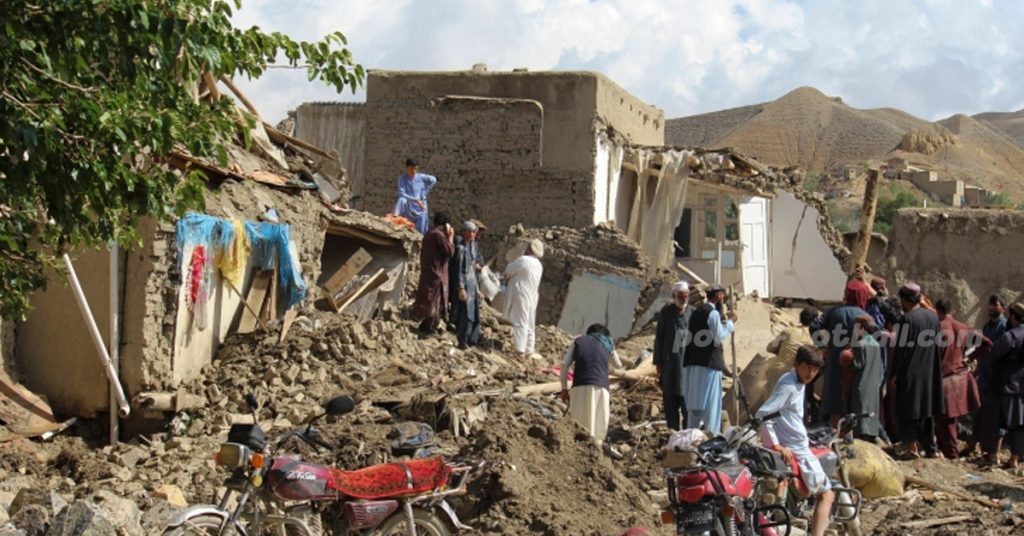 น้ำท่วมอัฟกานิสถาน คร่าชีวิตกว่า 180 ราย เนื่องจากฝนตกหนักทำให้เกิดความหายนะ เป็นวงกว้าง ในจังหวัดทางภาคกลางและตะวันออกของอัฟกานิสถาน