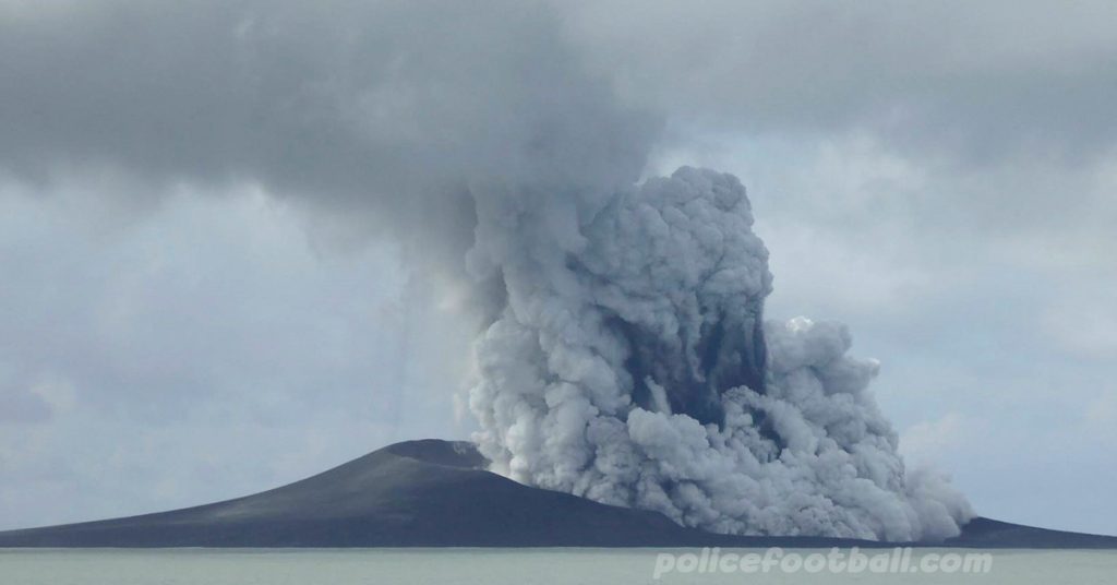 ภูเขาระเบิดผิดปกติ อาจทำให้โลกร้อนได้ เมื่อภูเขาไฟใต้ทะเลปะทุในตองกาในเดือนมกราคม การระเบิดของน้ำมีขนาดใหญ่และไม่ปกติ